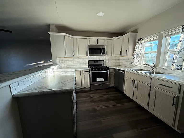 801 Hickory St — Photo 17