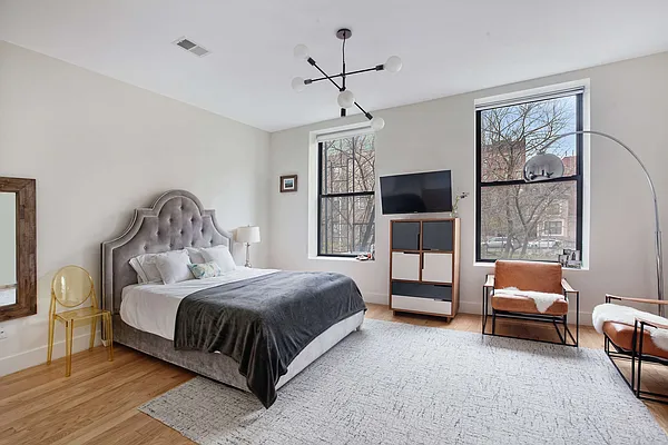 Sold by Compass | media 14