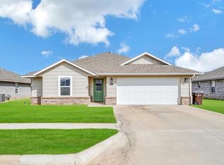 1012 Avalon Dr, Altus, OK 73521