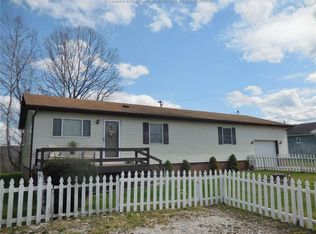1074 Clay Ave, Saint Albans, WV 25177