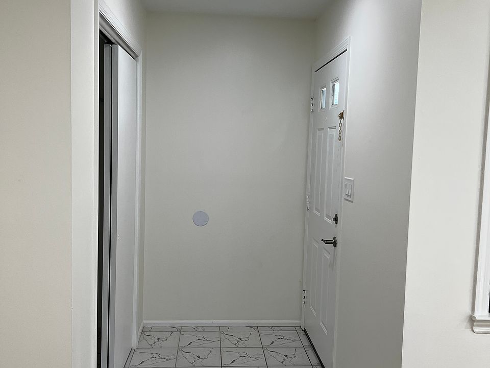 1st image of 326 Crawford St