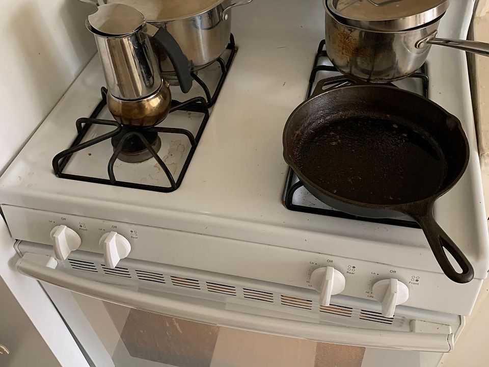 Actual stove that comes in the unit