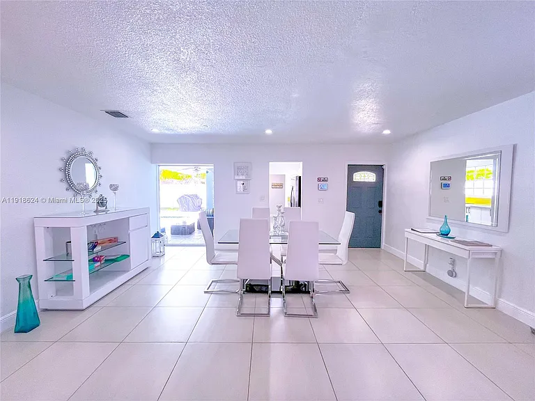4420 NW 30th Ct — Photo 11