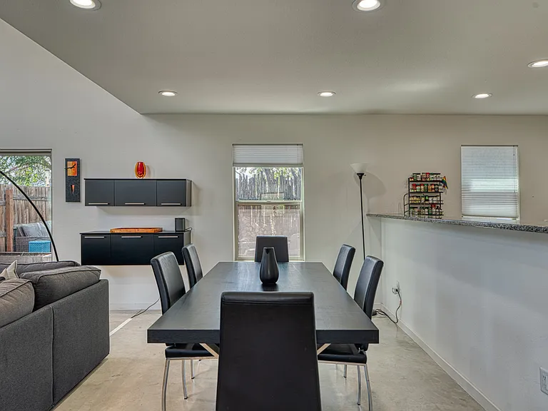 2180 W Alameda St #24 — Photo 9