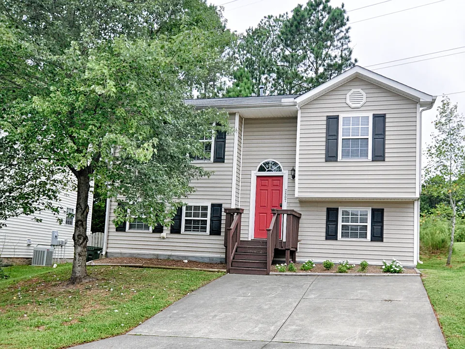 2807 Bombay Dr