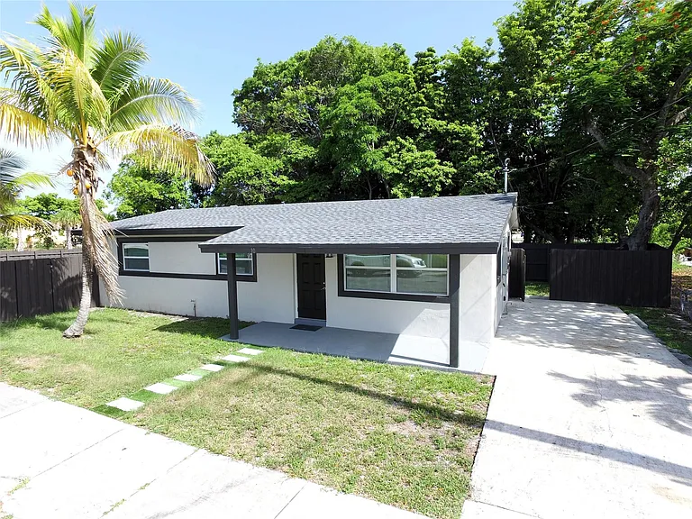 10 SW 5th Ct — Photo 22