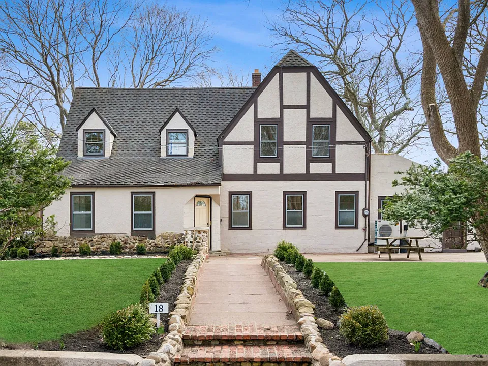 18 Lake Side Dr