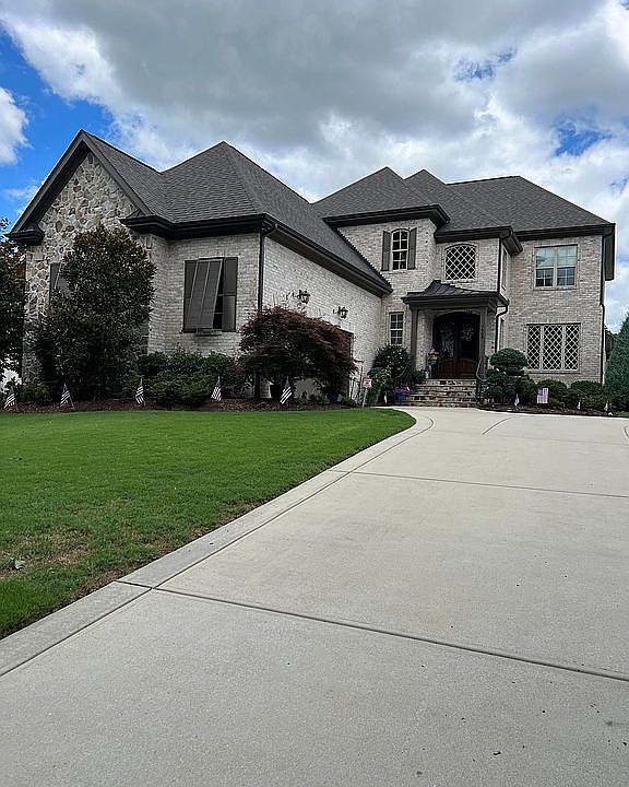 Located on North ridge CC