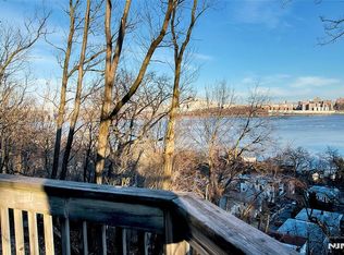 1470 Palisade Ter, Fort Lee, NJ