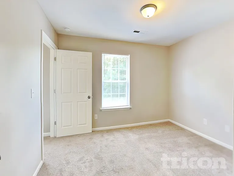 7503 Hollywood St — Photo 10