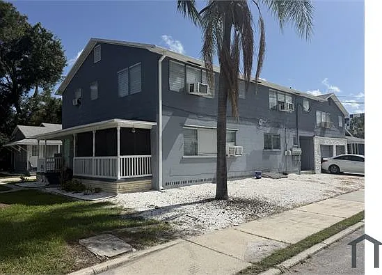 3 bed, $2,000 — Photo 2