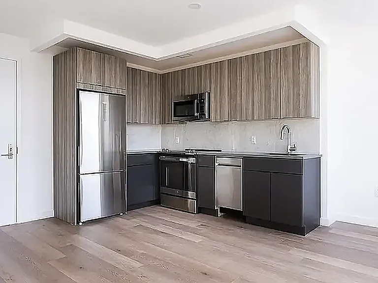 1000 Lorimer St #306 — Photo 3