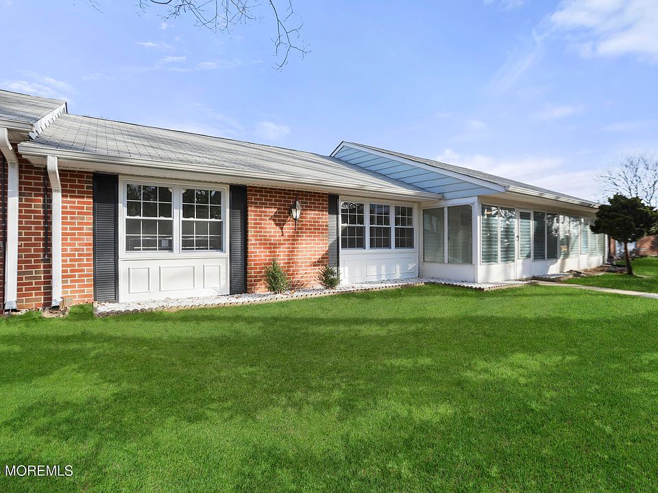 1st image of 1255C Hamilton Court