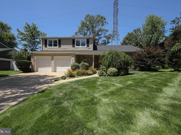 128 Sandringham Rd, Cherry Hill, NJ 08003