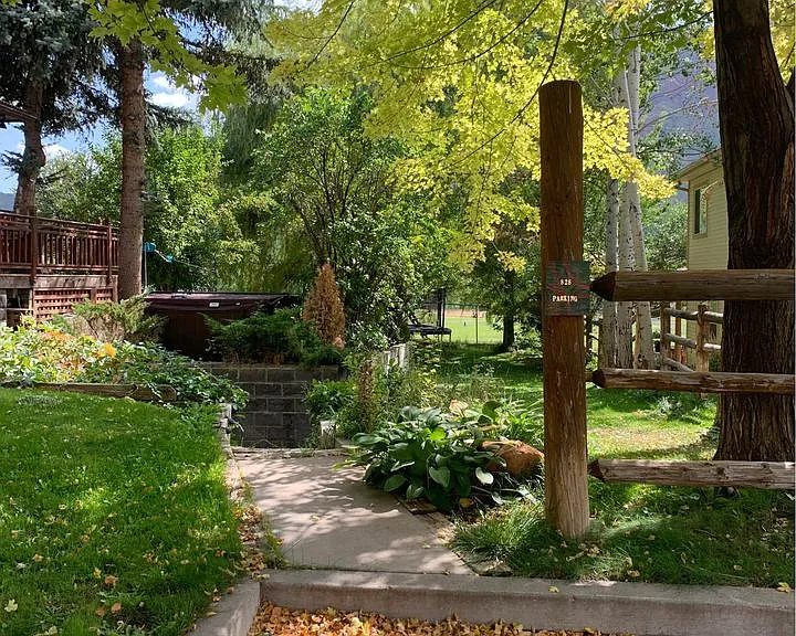 Entrance and Parking spot