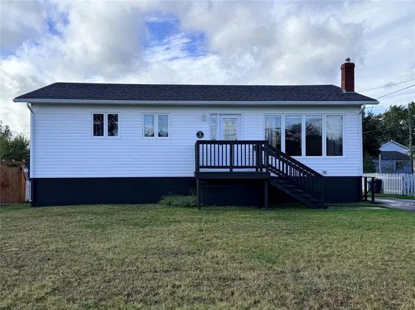 4 Cartwright Street, Grand Falls-Windsor, NL A2A1L8
