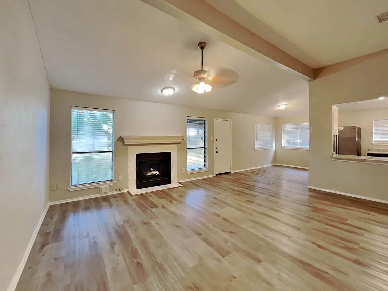 4 bed, 2.0 bath, 1635 sqft, $1,745 — Photo 2