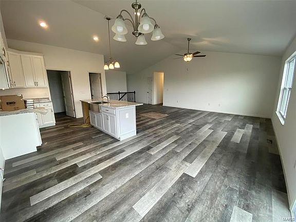 2nd image of 7041 Richmond Dr