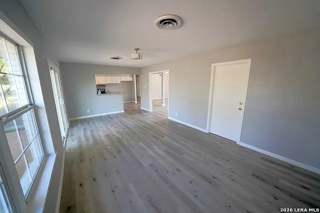 323 Stockton Dr — Photo 10