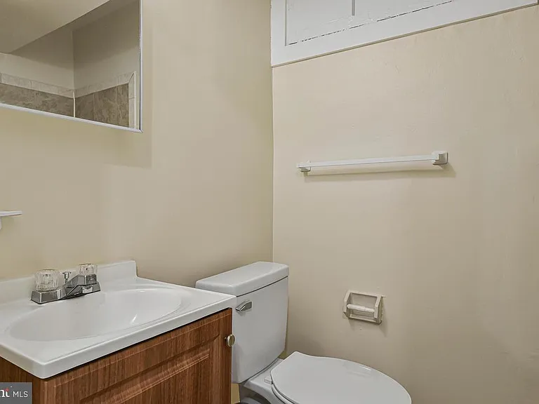 3427 B St SE #1 — Photo 10