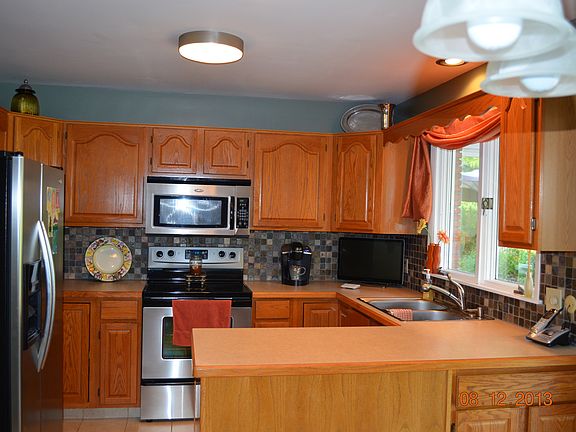 5th image of 3370 Sherwood St