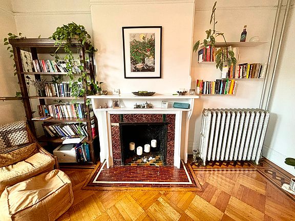 3rd image of 648 10th St APT 1