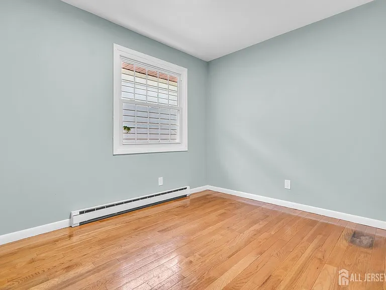 287 E Smith St — Photo 26
