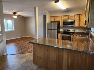 206 4th St NW, Mohall, ND 58761