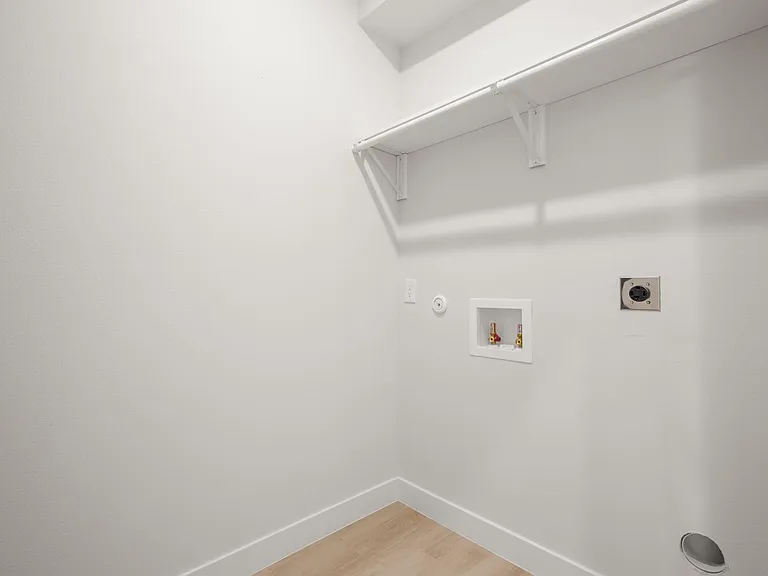 306 S Avenue P #B — Photo 31