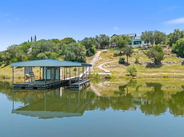 821 S Angel Light Dr, Spicewood, TX 78669