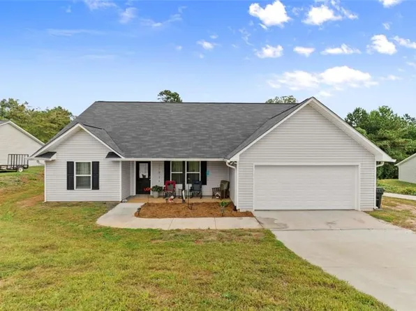 203 Russell Woods Dr, Mount Airy, GA 30563