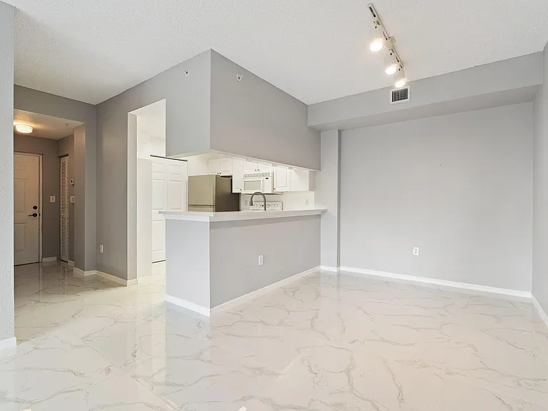 2917 Tuscany Ct #302 — Photo 16
