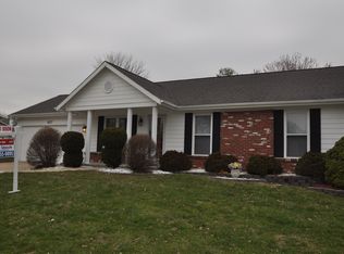 927 Carriage Hill Dr, Saint Peters, MO 63304