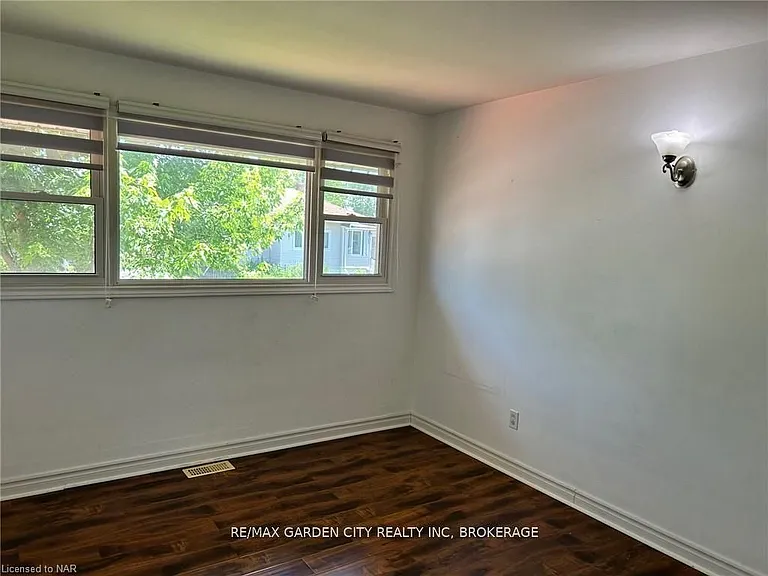 834 David St #UPPER — Photo 15