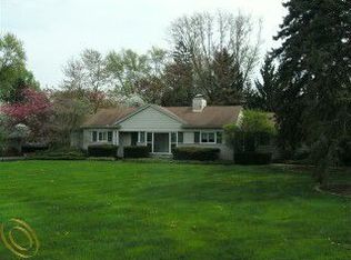 29021 Wellington St, Farmington Hills, MI 48334