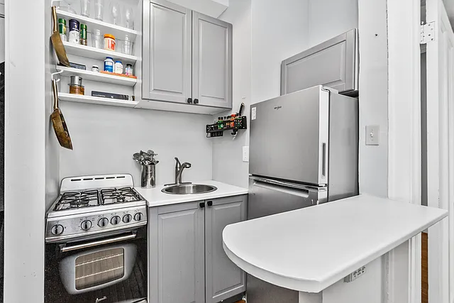 604 W Addison St #B4 — Photo 6