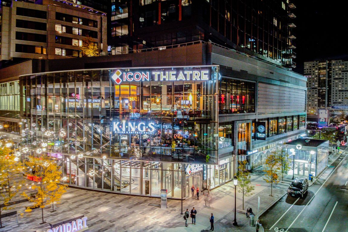 250,000 SF of High End Retail