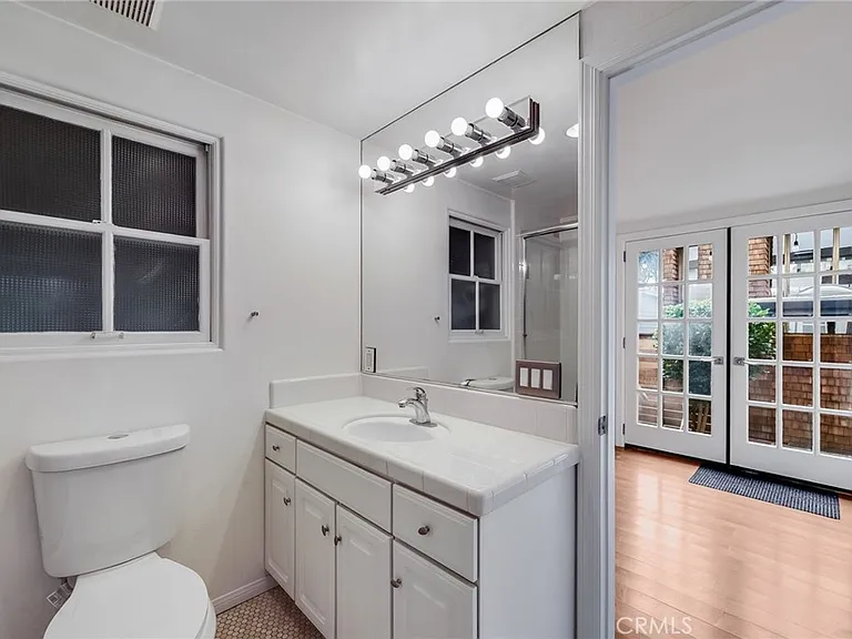 1641 Catalina — Photo 10