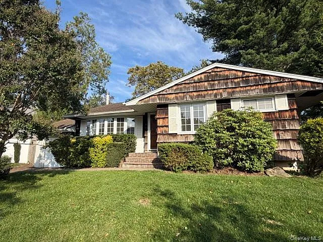 3 bed, 1.0 bath, 1164 sqft, $3,950 — Photo 1