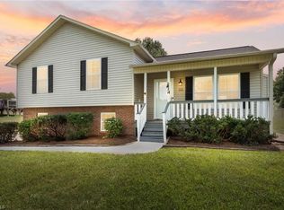 537 Sunset Ridge Ln, Lexington, NC 27295