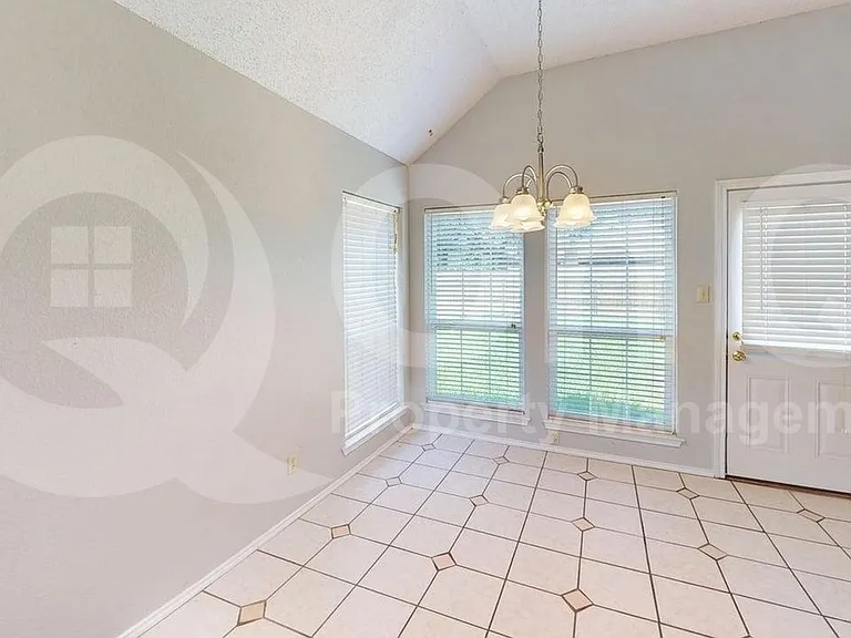 12603 Summer Hill Dr — Photo 11