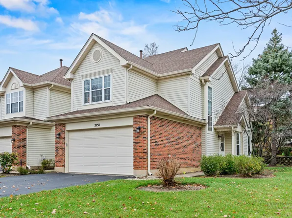 2258 Seaver Ln, Hoffman Estates, IL 60169
