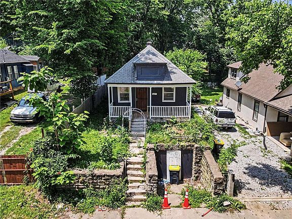 2nd image of 2524 Kensington Ave