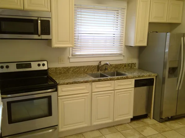 201 N College Ave, Fresno, CA 93701