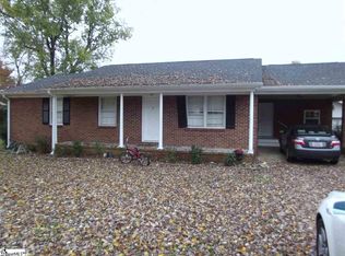 30 Amy Ln, Taylors, SC 29687