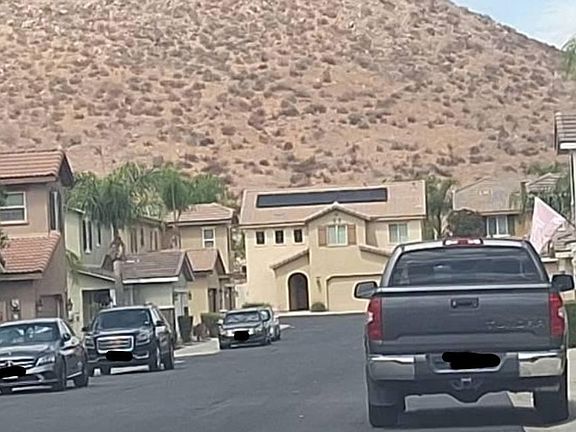 Exterior Neighborhood (street photo)