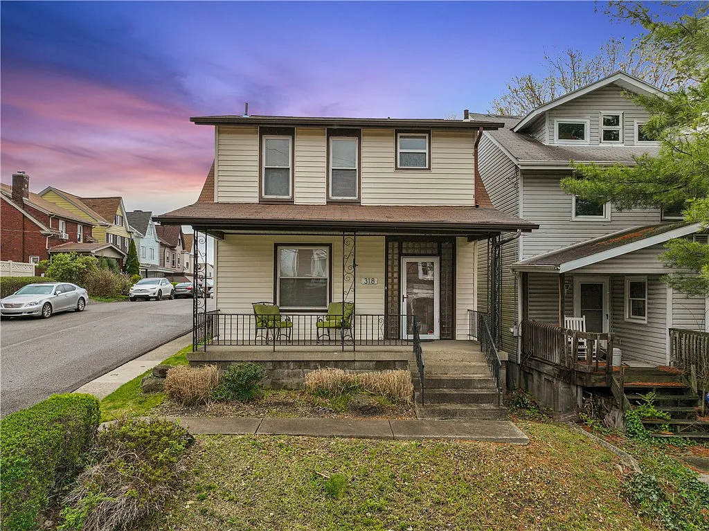 318 Stratmore St photo 1
