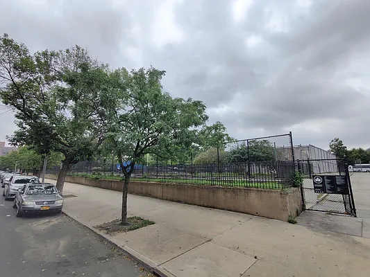 Rented by Signature Property Realty | media 49