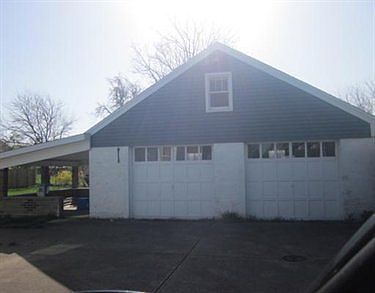 2nd image of 3416 Elmwood Ave