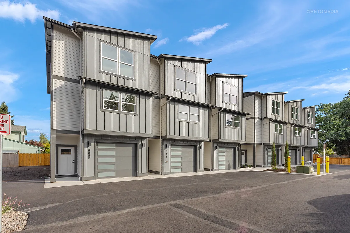 Building Photo - 4255 Verda Ln NE #4235